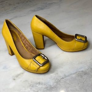 Fossil Maddox Mustard Leather chunky block heel with silver buckle toe pump. 8